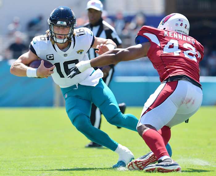 Murray sympathizes with Lawrence's learning curve but says "he'll be fine." [Bob Self/Florida Times-Union] 